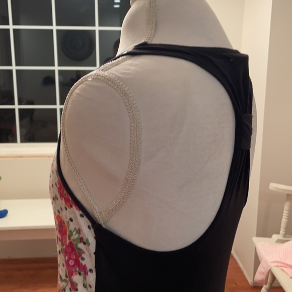 Almost Famous - Picture 4 of 6